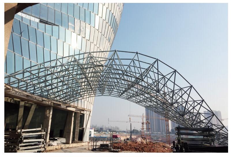大王山五星級酒店網架鋼結構工程